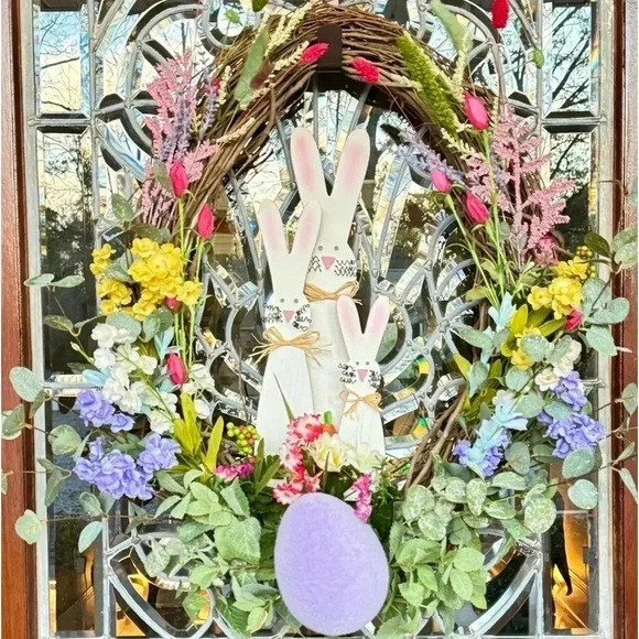 Grapevine Oval wreath with Easter Bunny Family - Picture 5 of 5
